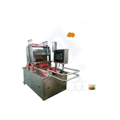 Semi-automatische zachte gele gummi snoepmachine 50 kg/uur in 1900*900*1620mm Grootte